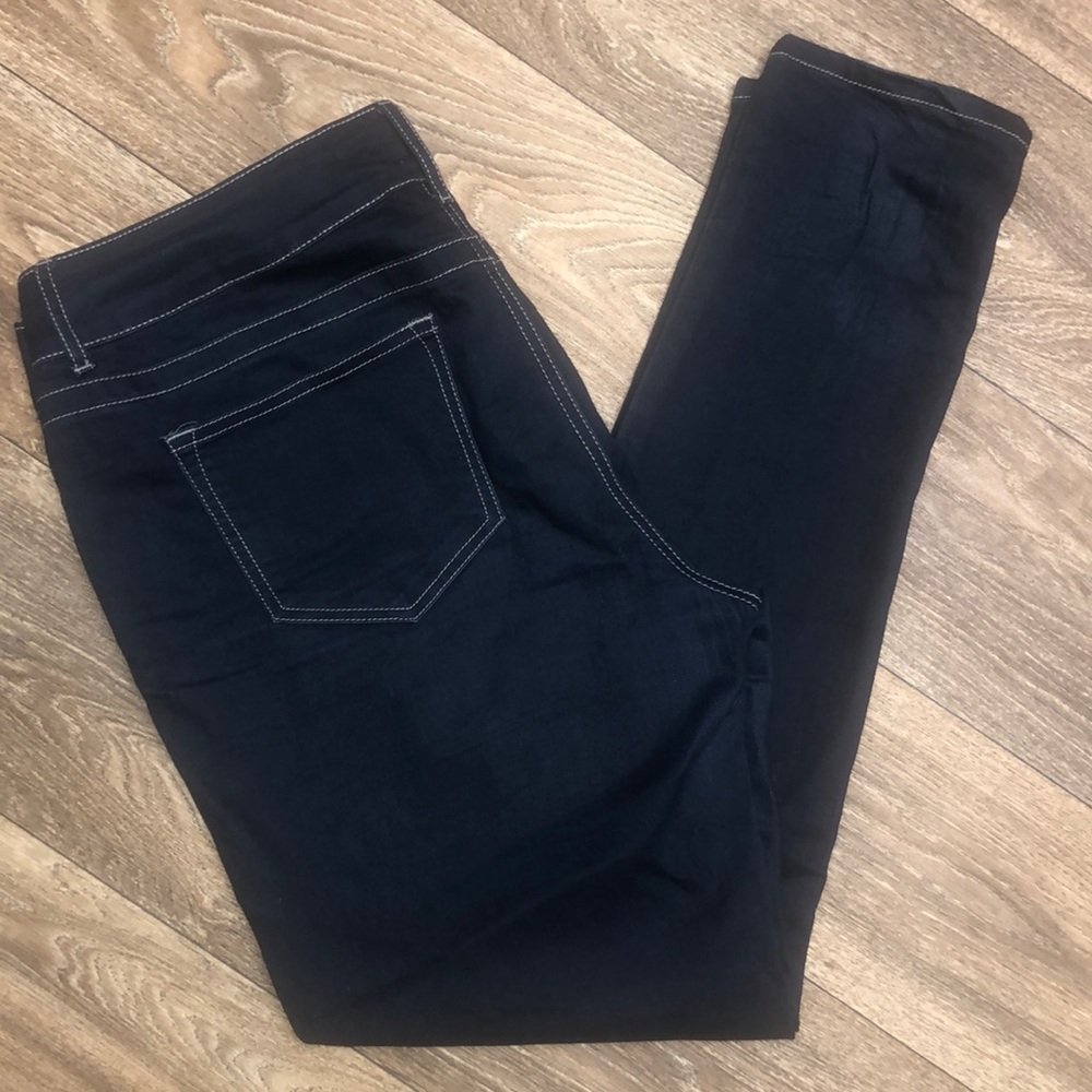 Like New! Maurices Stretch Jeggings in Size XL-Short.